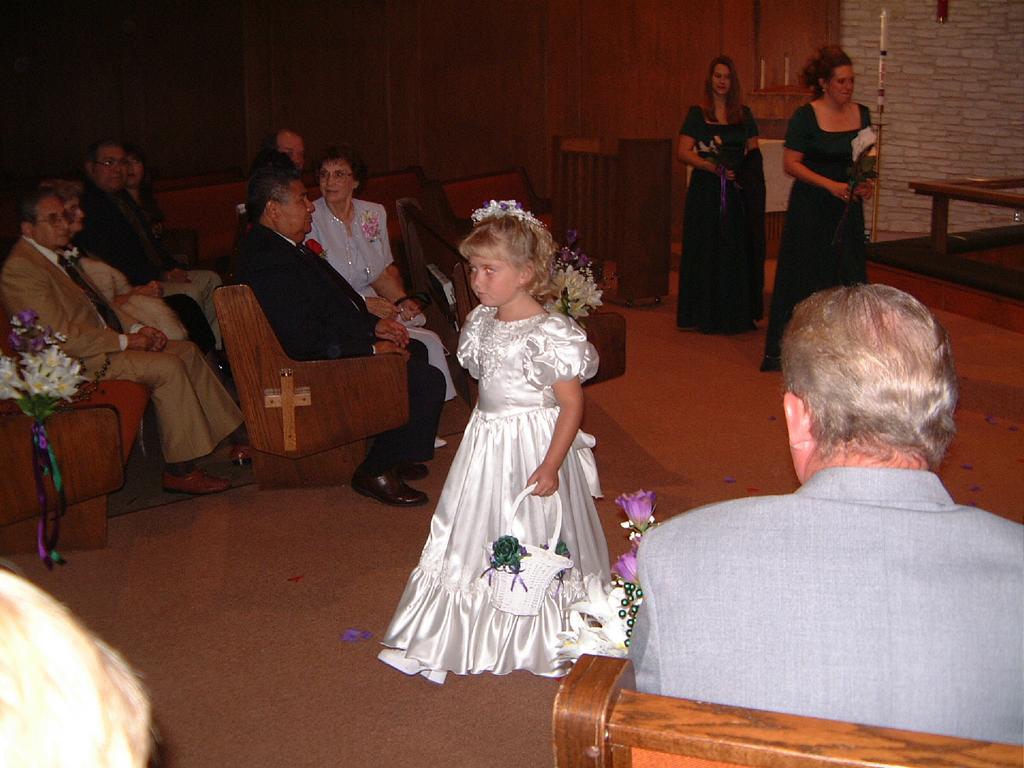 2001/10(October)/04(Wedding)/1024x768_2001-10-27-17.JPG