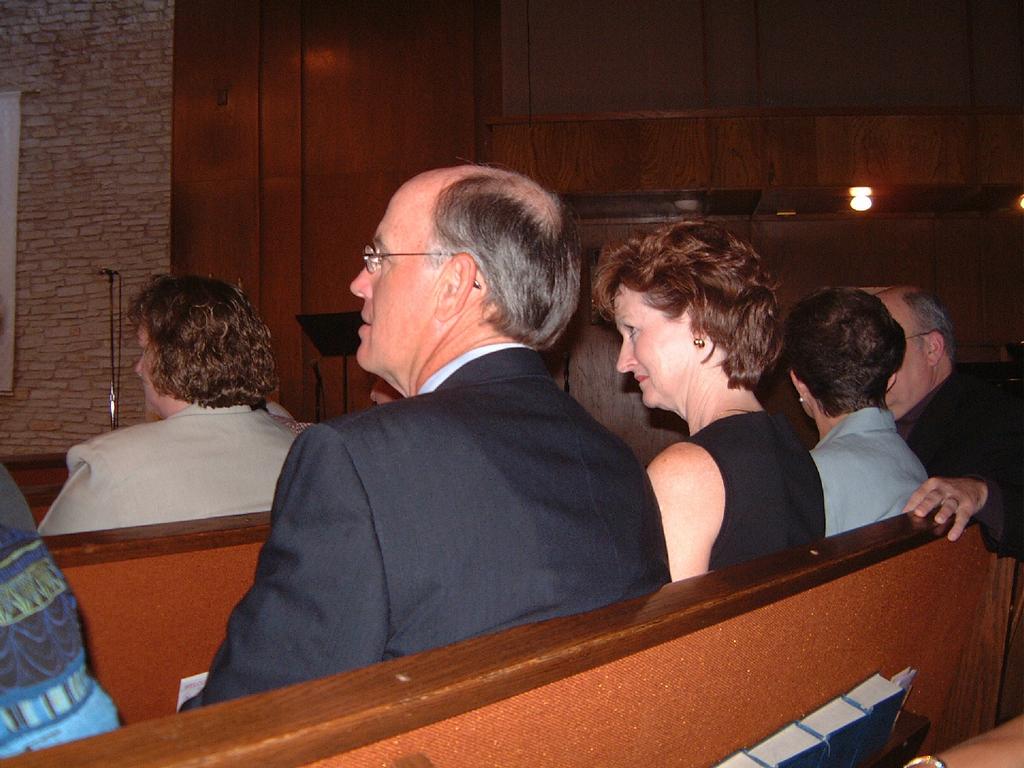 2001/10(October)/04(Wedding)/1024x768_2001-10-27-20.JPG