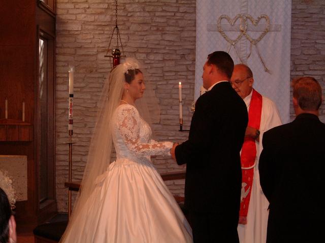 2001/10(October)/04(Wedding)/640x480_2001-10-27-10.JPG