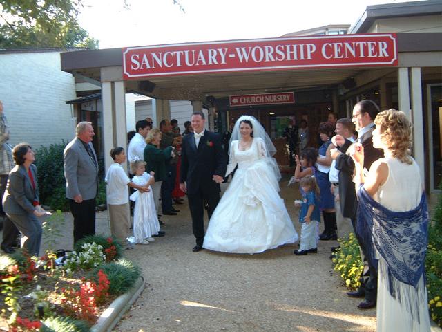2001/10(October)/04(Wedding)/640x480_2001-10-27-29.JPG