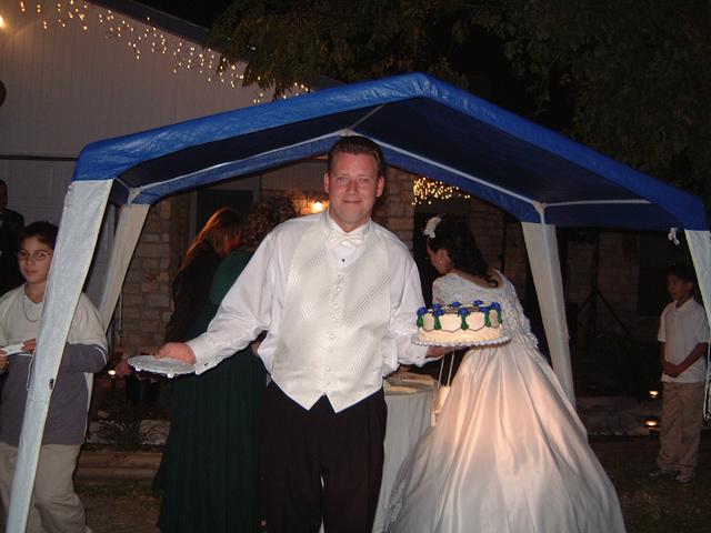 2001/10(October)/04(Wedding)/640x480_2001-10-27-36.JPG