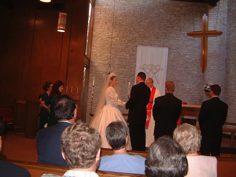 2001/10(October)/04(Wedding)/800x600_2001-10-27-09.JPG