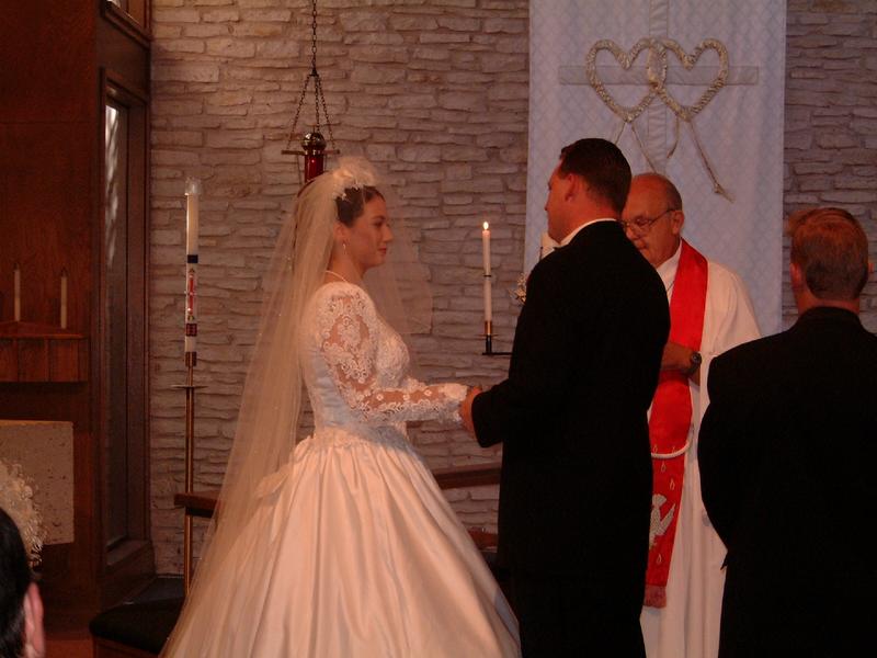 2001/10(October)/04(Wedding)/800x600_2001-10-27-10.JPG