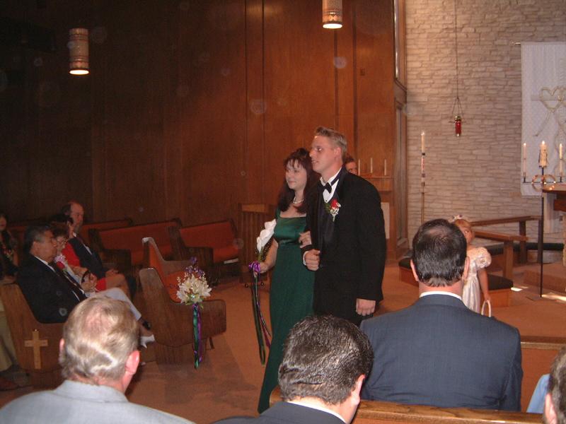 2001/10(October)/04(Wedding)/800x600_2001-10-27-16.JPG