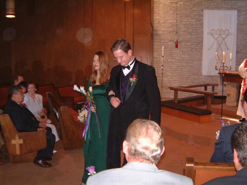 2001/10(October)/04(Wedding)/800x600_2001-10-27-18.JPG