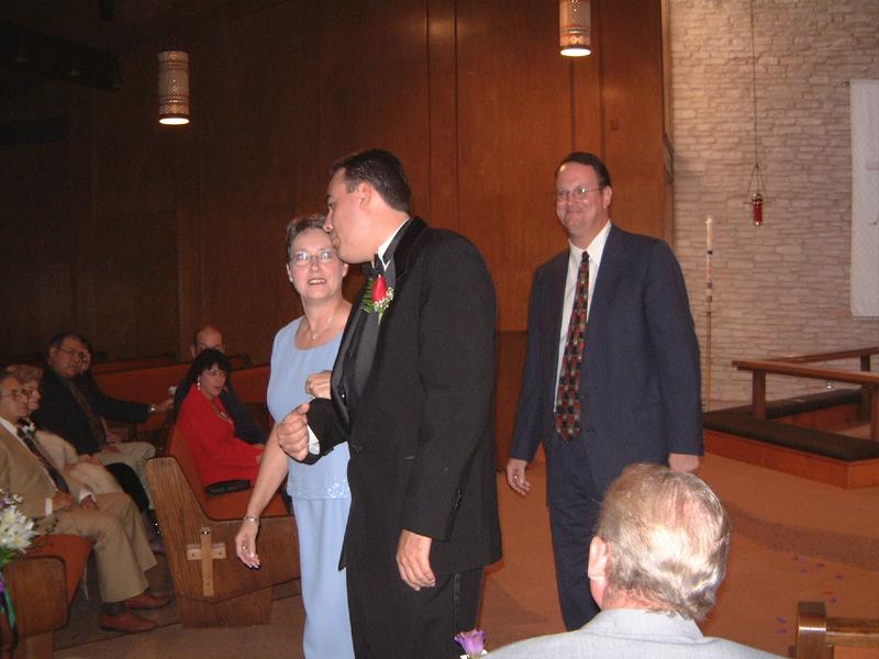 2001/10(October)/04(Wedding)/800x600_2001-10-27-19.JPG