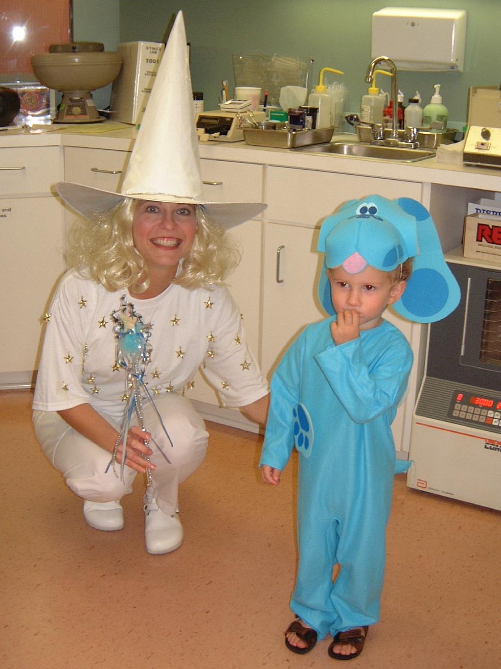 2001/10(October)/05(Halloween)/1024x768_2001-10-31-08-Chance-Vicki.JPG