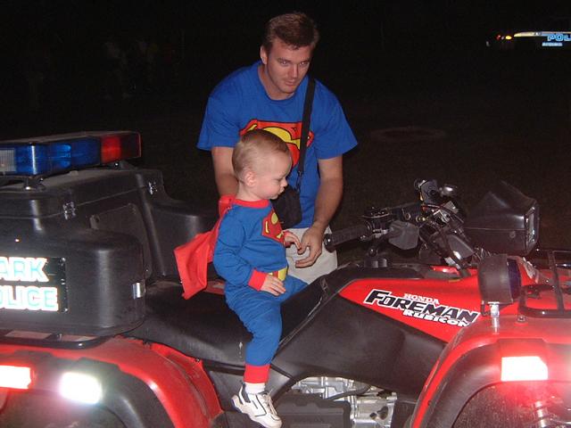 2001/10(October)/05(Halloween)/640x480_2001-10-28-12-Vale-Halloween.JPG