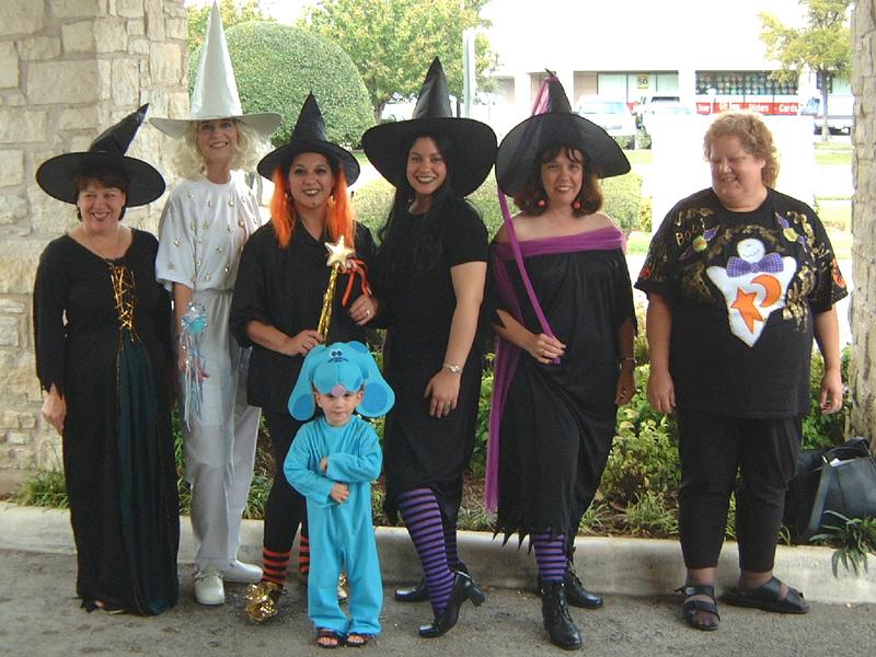 2001/10(October)/05(Halloween)/800x600_2001-10-31-11-Gynics-Witches-Chance.JPG