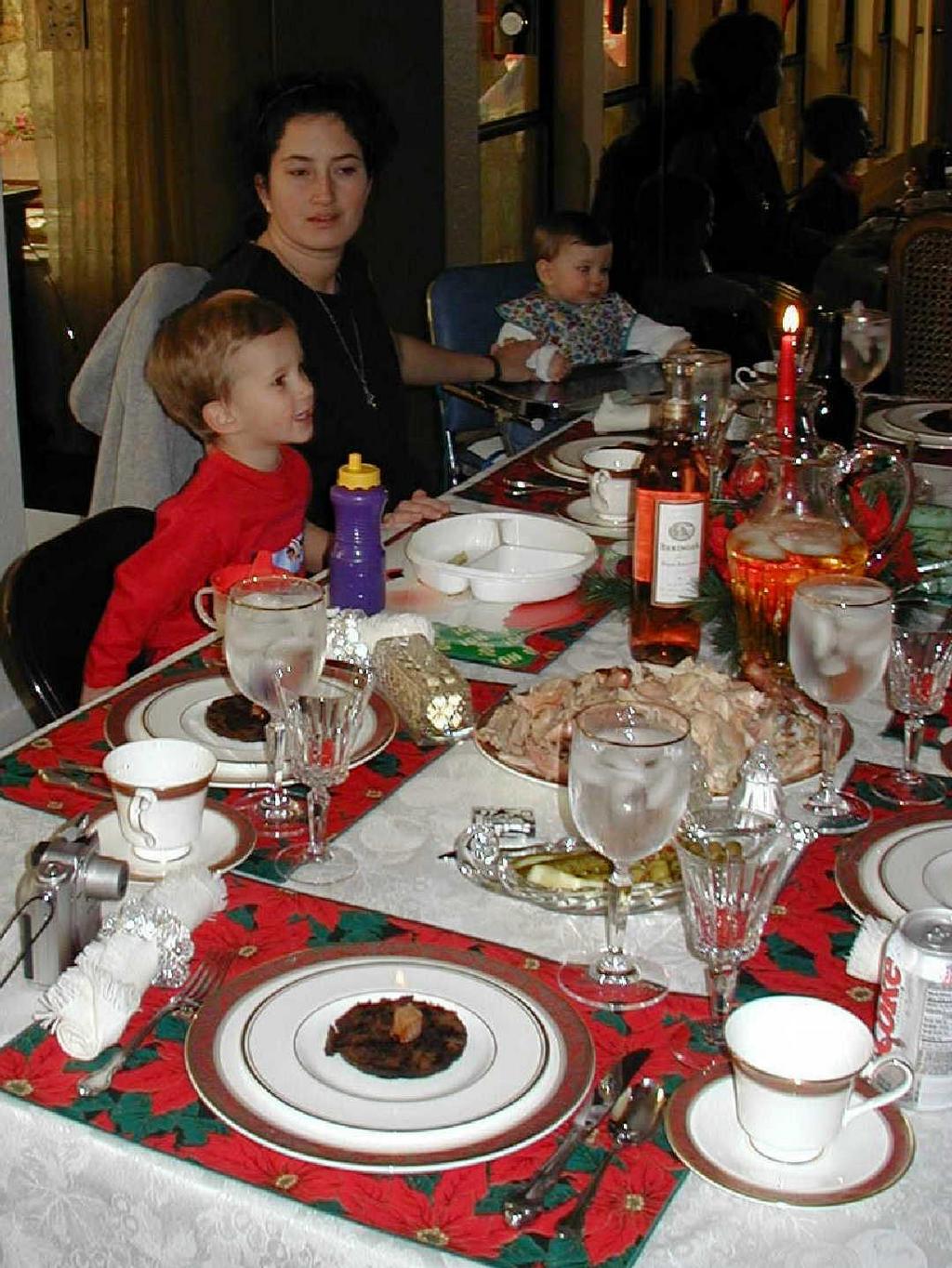 2001/12(December)/02(Family-Christmas)/1024x768_2001-12-25-00.JPG