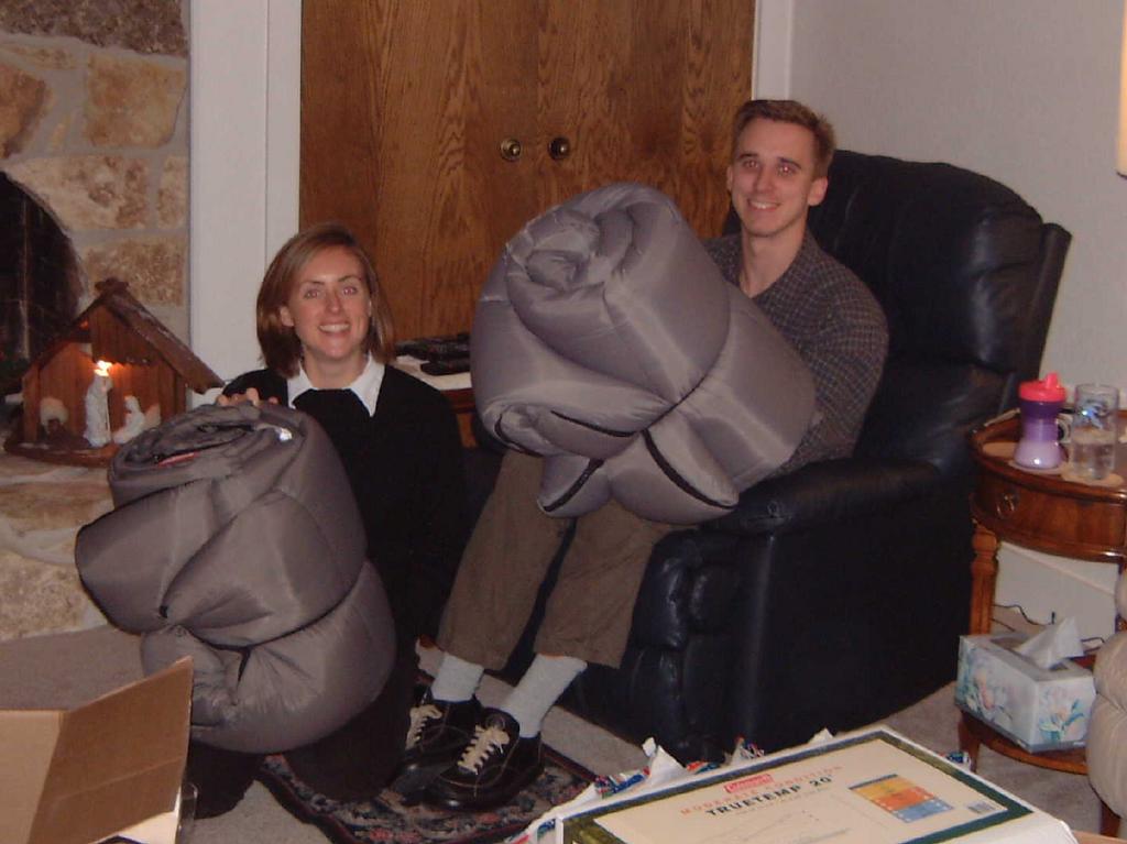 2001/12(December)/02(Family-Christmas)/1024x768_2001-12-27-07-Late-Xmas.JPG