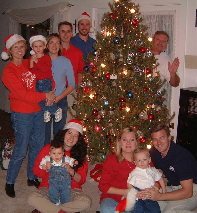 2001/12(December)/02(Family-Christmas)/640x480_2001-12-10-10.JPG