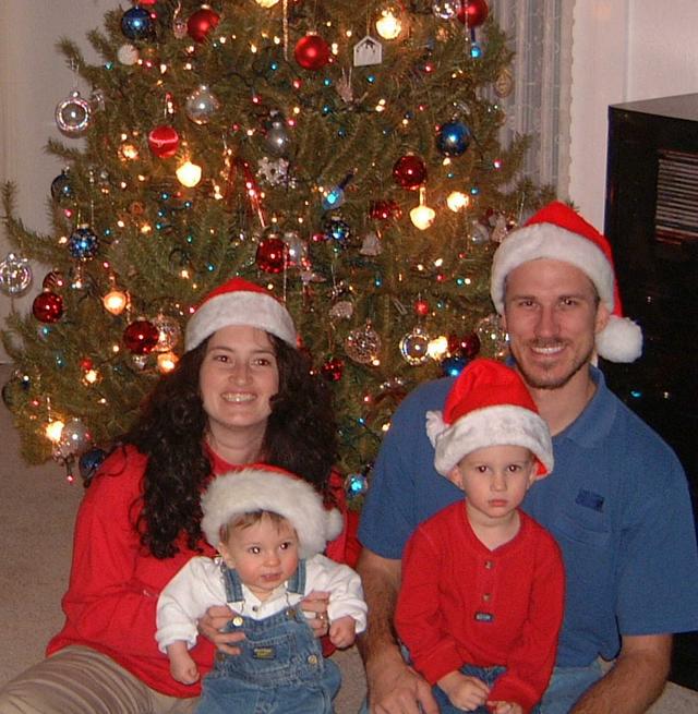 2001/12(December)/02(Family-Christmas)/640x480_2001-12-10-20.JPG