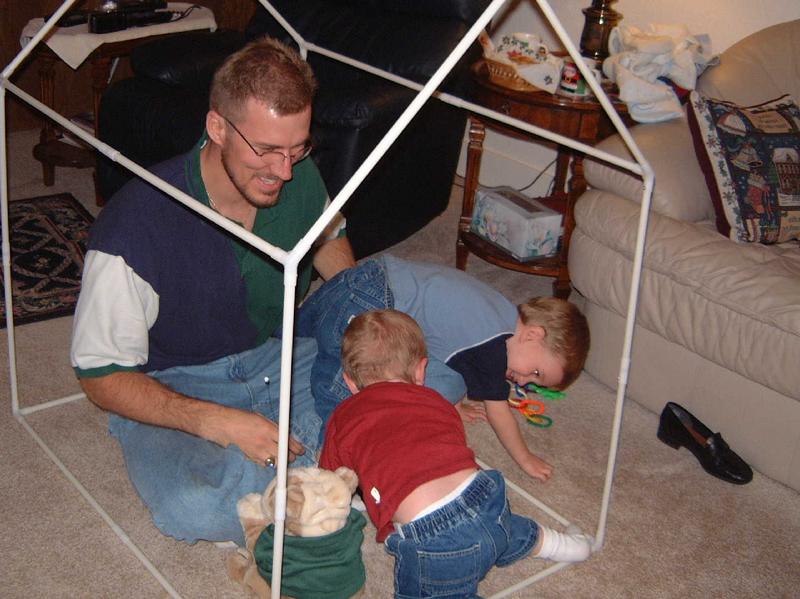 2001/12(December)/02(Family-Christmas)/800x600_2001-12-24-16.JPG