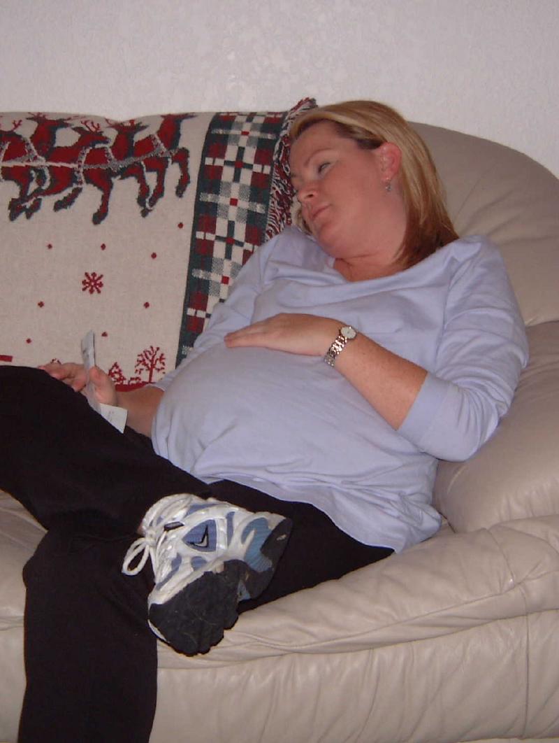 2001/12(December)/02(Family-Christmas)/800x600_2001-12-27-18-Late-Xmas.JPG