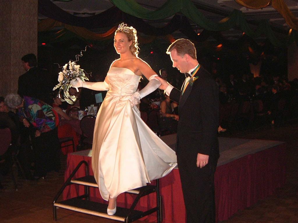 2002/01(Jan)/02(Mardi-Gras-Coronation-Ball)/1024x768_2002-01-12-05-Coronation-Ball.JPG