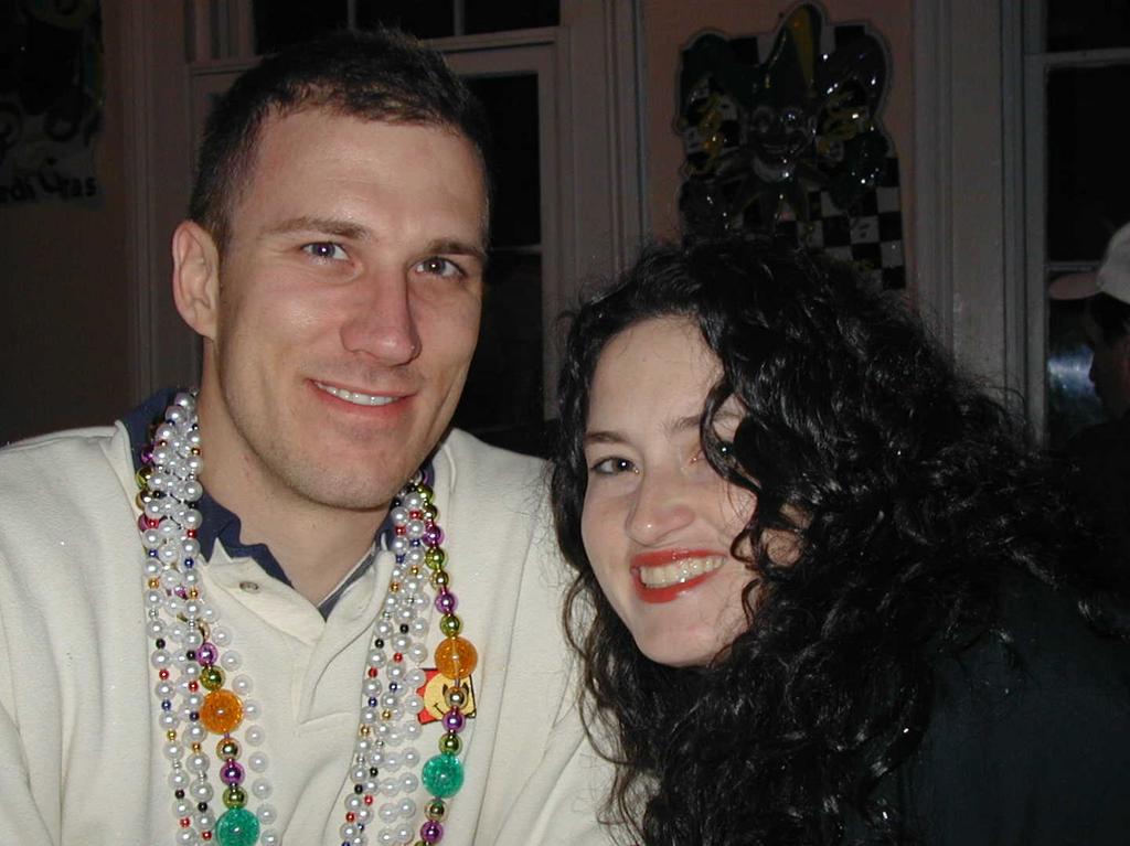 2002/02(Feb)/01(MardiGras)/1024x768_2002-02-07-10-Balcony.JPG