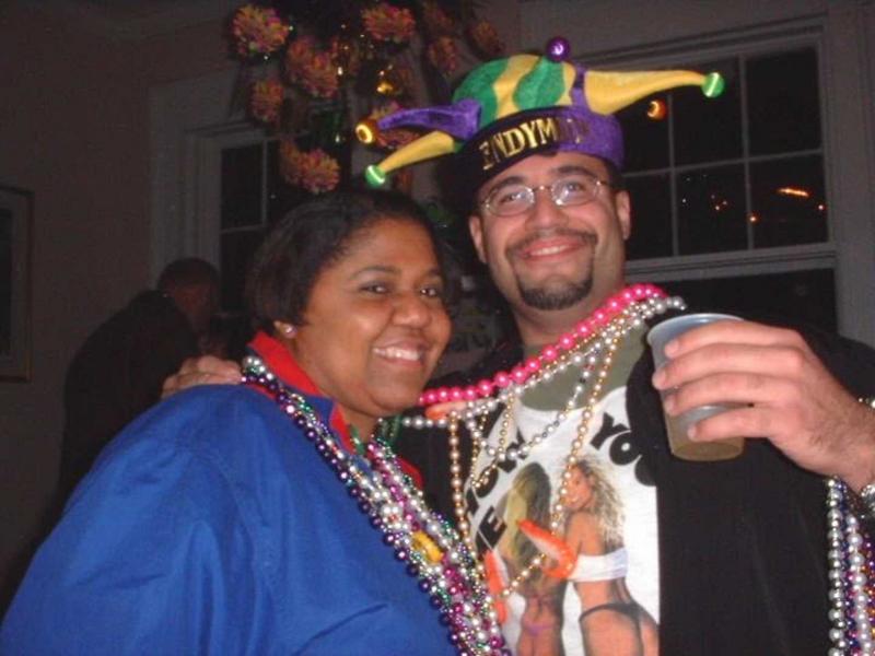 2002/02(Feb)/01(MardiGras)/800x600_2002-02-07-14-Balcony.jpg