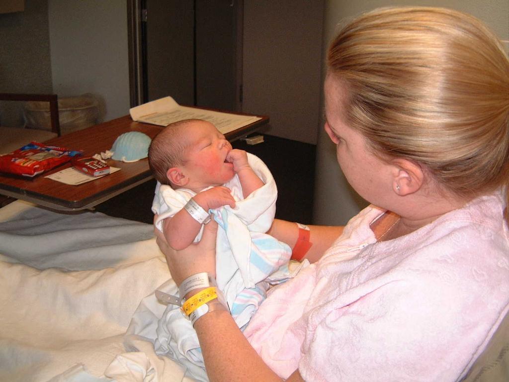 2002/02(Feb)/03(Kyla_Arrives)/1024x768_2002-02-11-03-Kyla-1-day.JPG