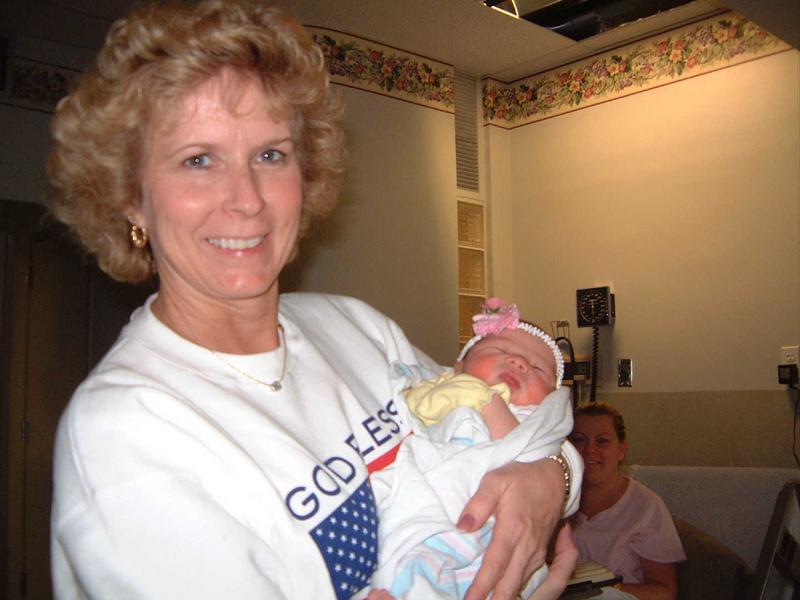 2002/02(Feb)/03(Kyla_Arrives)/800x600_2002-02-11-07-Kyla-1-day.JPG