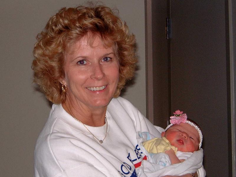 2002/02(Feb)/03(Kyla_Arrives)/800x600_2002-02-11-08-Kyla-1-day.JPG