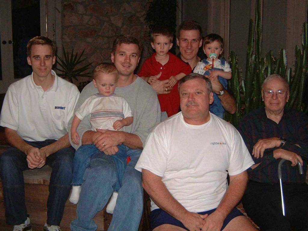 2002/02(Feb)/04(GreatGrandparents)/1024x768_2002-02-25-07-4-Hildebrand-men.JPG