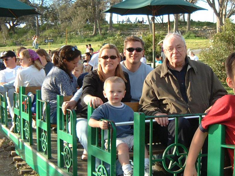 2002/02(Feb)/04(GreatGrandparents)/800x600_2002-02-24-01-train-ride.JPG