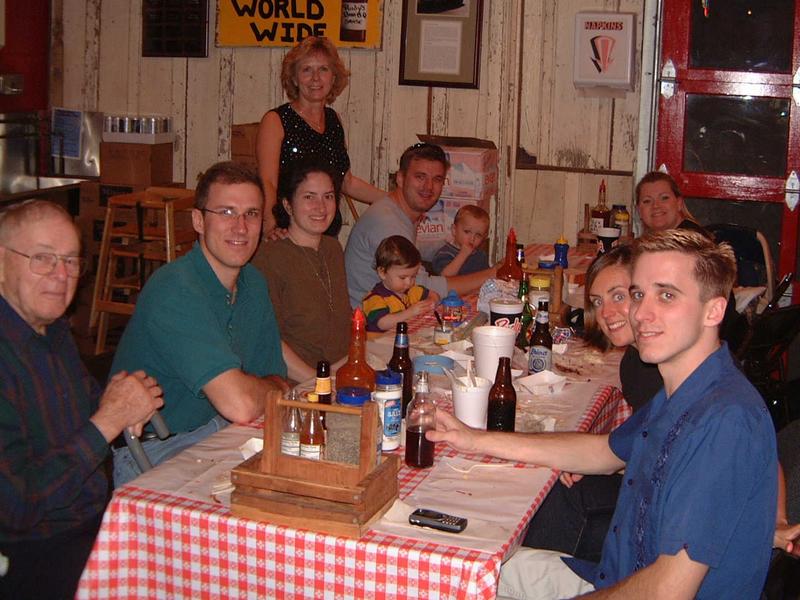2002/02(Feb)/04(GreatGrandparents)/800x600_2002-02-24-06-Dinner-Rudys.JPG