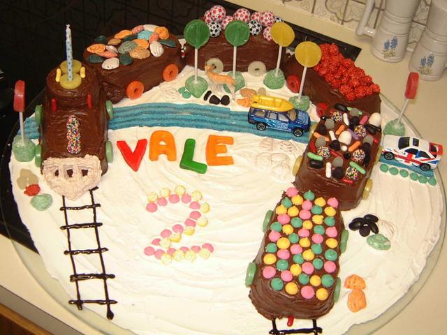 2002/03(Mar)/01(Vales_2ndBirthday)/2002-03-02-1-Vales-ChuChu-Cake.JPG