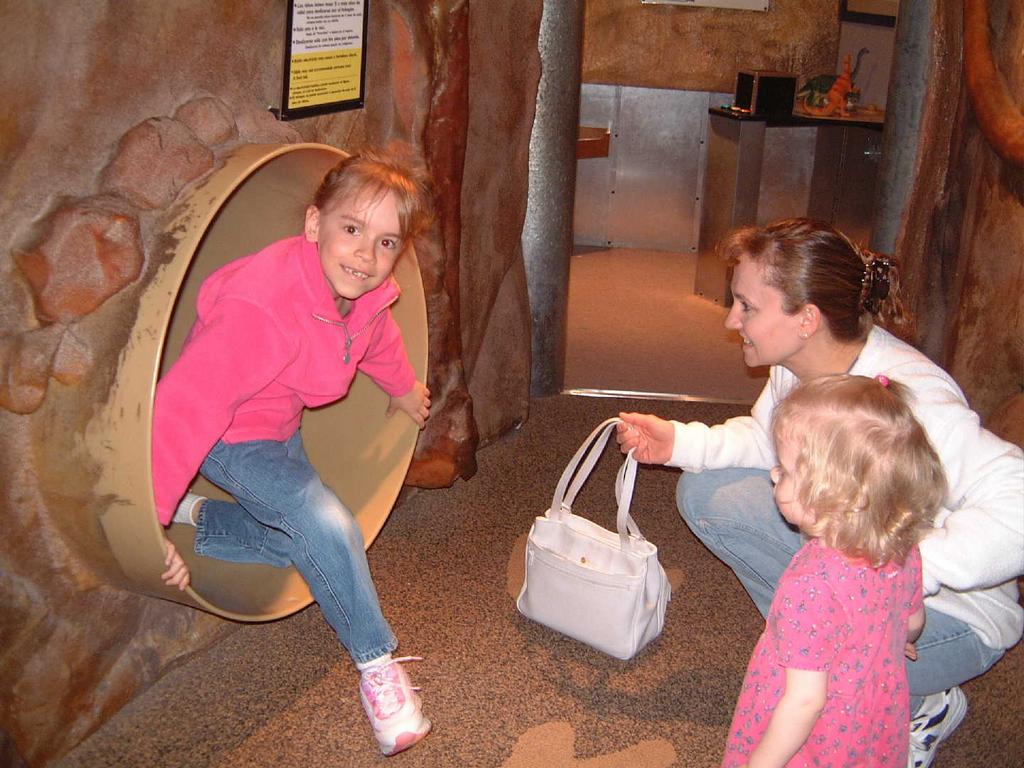 2002/03(Mar)/03(Dan-Visits)/1024x768_2002-03-26-05-Brooke-Loved-Slide.JPG