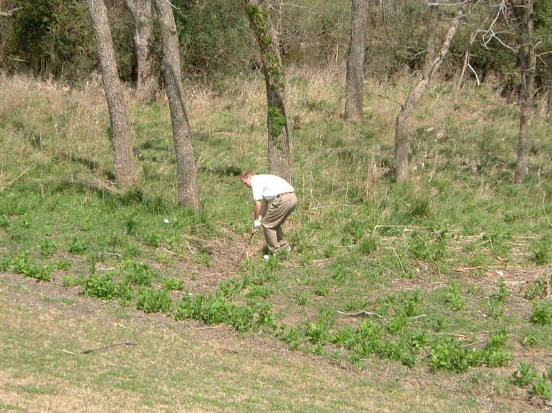 2002/03(Mar)/03(Dan-Visits)/800x600_2002-03-27-02-Golf-Dan.JPG