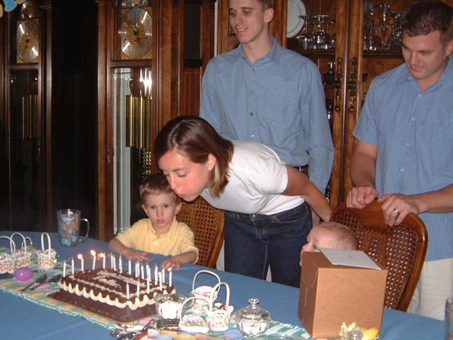 2002/03(Mar)/04(Easter)/640x480_2002-03-31-11-Easter.JPG