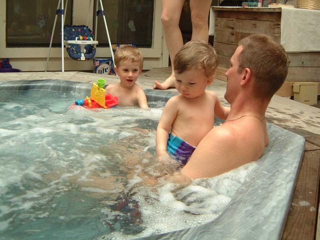 2002/03(Mar)/04(Easter)/640x480_2002-03-31-14-Easter.JPG