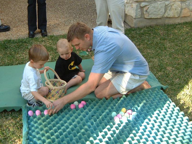 2002/03(Mar)/04(Easter)/800x600_2002-03-31-22-Easter.JPG