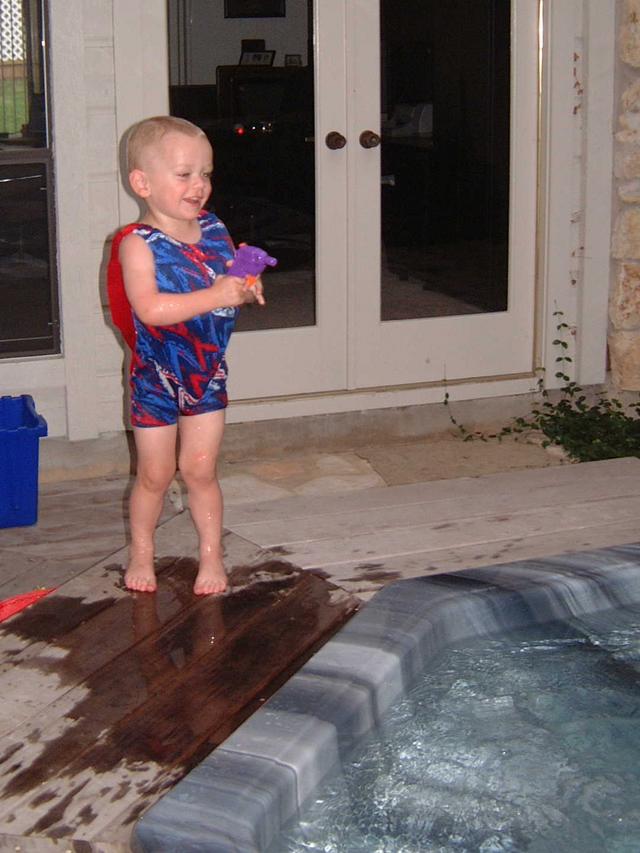 2002-05-01-3-Vale-Hot-tub.JPG