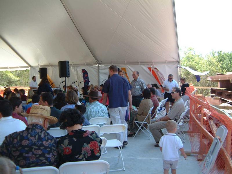 2002/05(May)/02(Church-Picnic)/800x600_2002-05-19-11-Mass-New-Building-Site.JPG
