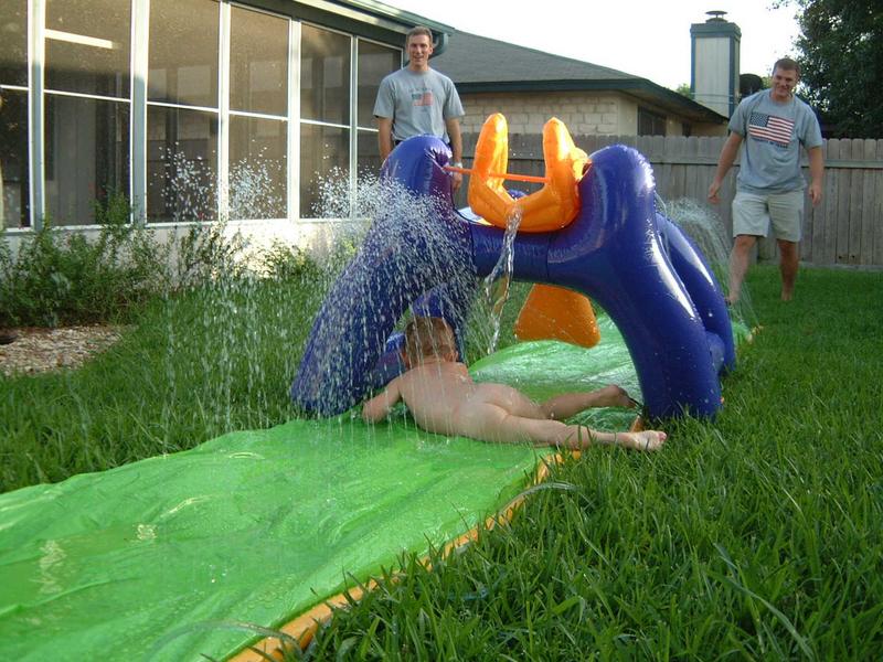 2002/07(July)/01(Picnic-Joshs-House)/800x600_2002-07-03-6-4th-July-Picnic-Joshs-house.JPG