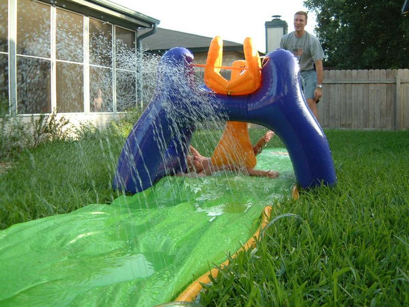 2002/07(July)/01(Picnic-Joshs-House)/800x600_2002-07-03-7-4th-July-Picnic-Joshs-house.JPG