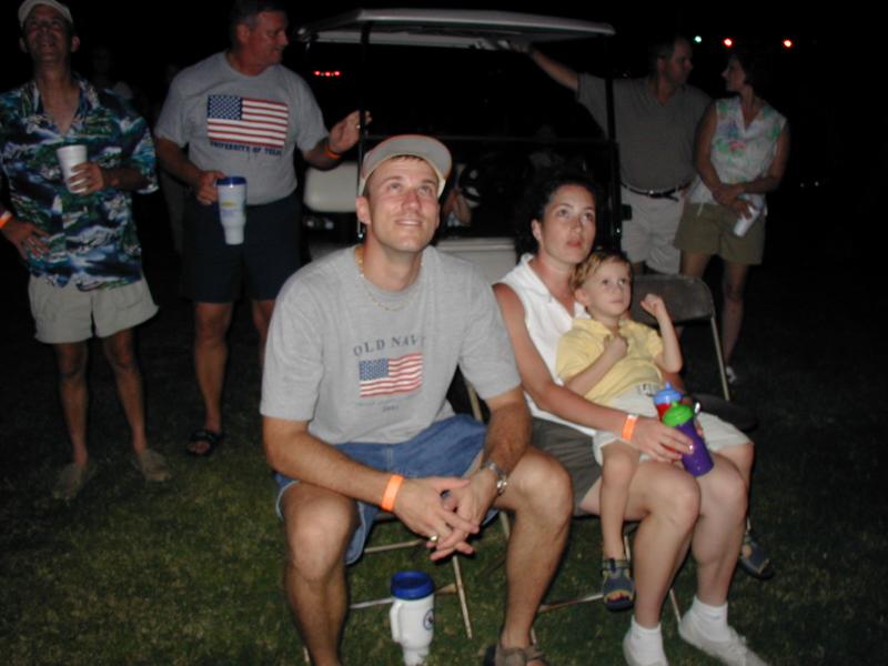 2002/07(July)/02(Lost-Creek-Picnic)/800x600_2002-07-20-LCCC-34-Travis-Suzi-Chance-watching-fireworks.JPG
