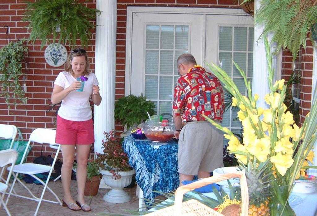 2002/08(August)/02(Shower-Josh-Heather)/1024x768_2002-08-17-04-Shower.JPG