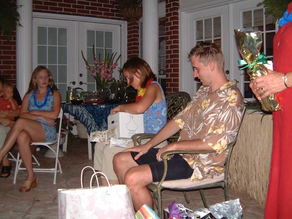 2002/08(August)/02(Shower-Josh-Heather)/1024x768_2002-08-17-36-Shower.JPG