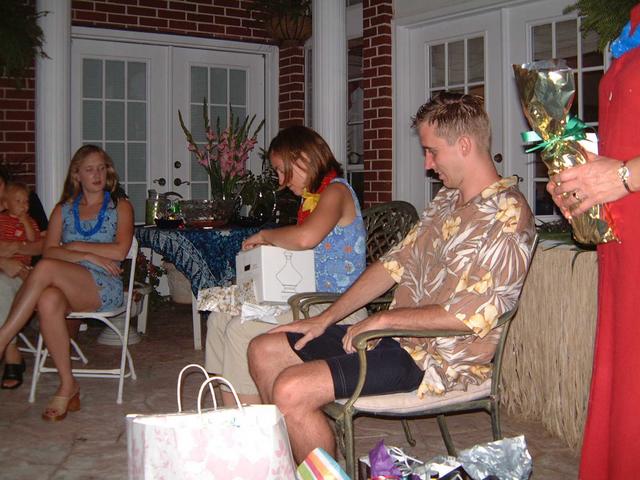 2002/08(August)/02(Shower-Josh-Heather)/640x480_2002-08-17-36-Shower.JPG
