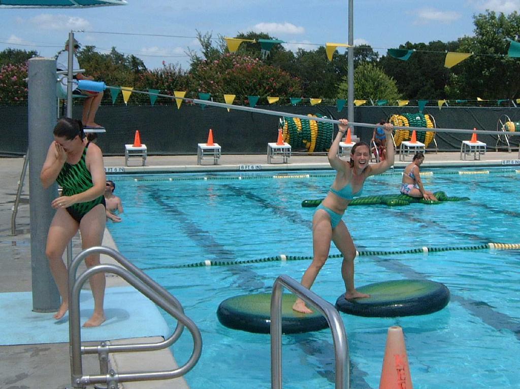 2002/08(August)/03(pool)/1024x768_2002-08-18-09.JPG