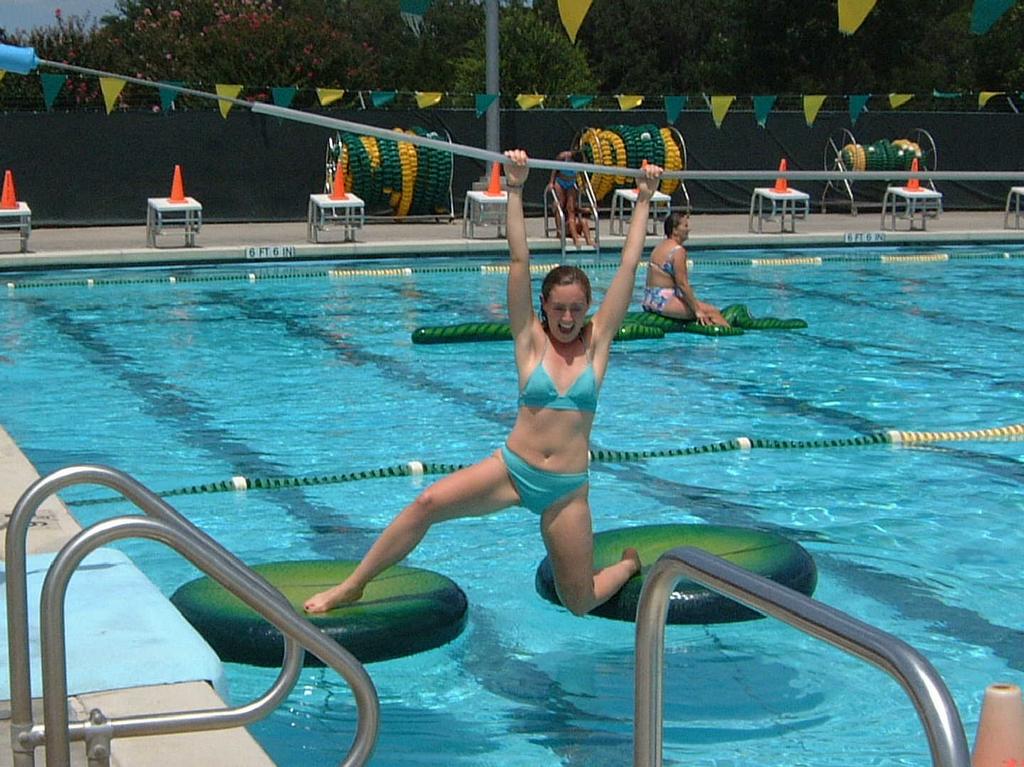 2002/08(August)/03(pool)/1024x768_2002-08-18-11.JPG