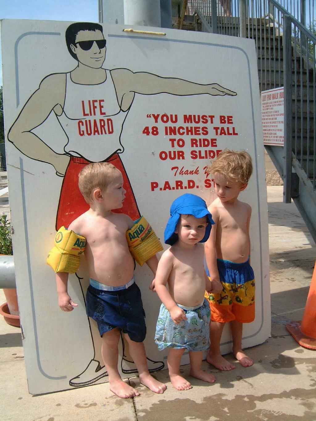 2002/08(August)/03(pool)/1024x768_2002-08-18-42.JPG
