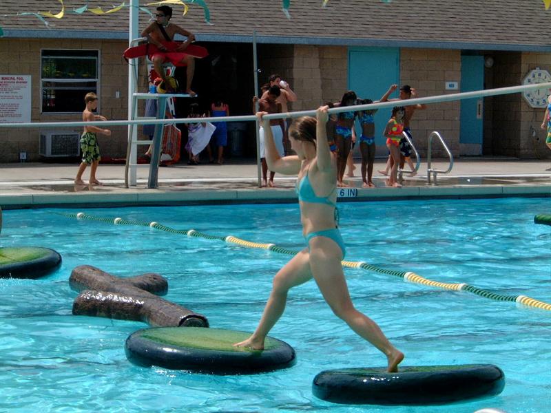 2002/08(August)/03(pool)/800x600_2002-08-18-29.JPG