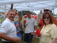 2002-08-31-01-Tailgaters.JPG