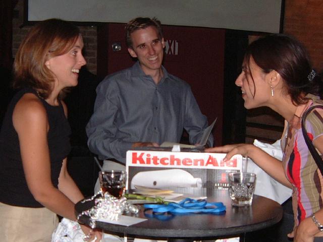 2002/09(Sept)/01(shower)/640x480_2002-09-06-20-Shower.JPG