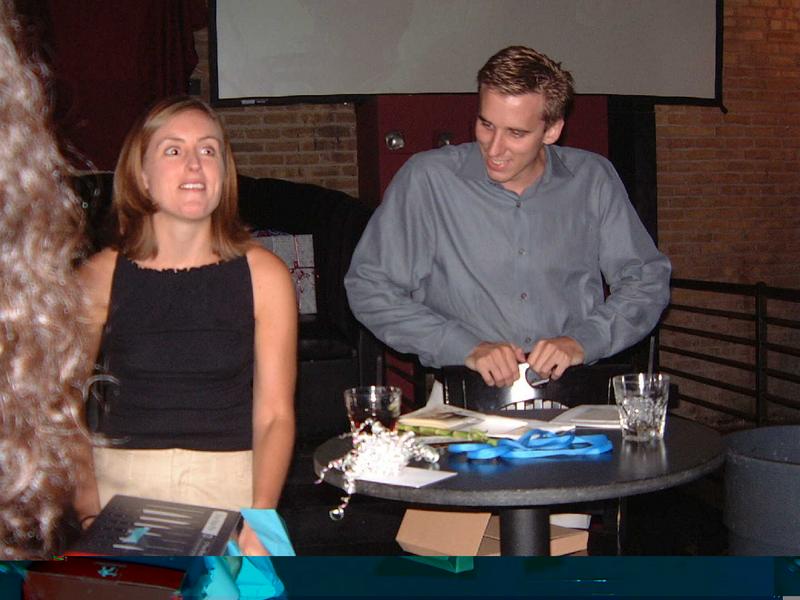 2002/09(Sept)/01(shower)/800x600_2002-09-06-16-Shower.JPG