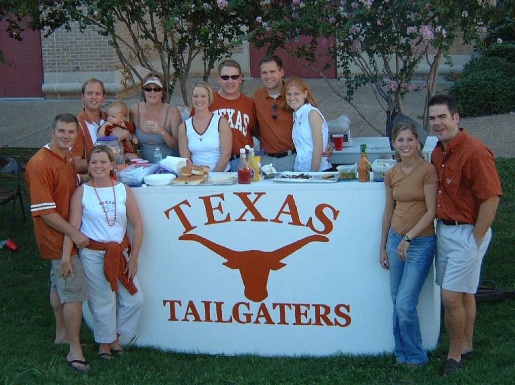 2002/09(Sept)/02(Tailgate)/1024x768_2002-09-21-07-TX-Tailgaters.JPG
